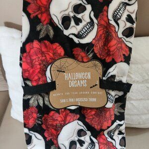 Halloween Throw Blanket-Skulls and Roses-Goth-Gothic-Spooky-Halloween Dreams